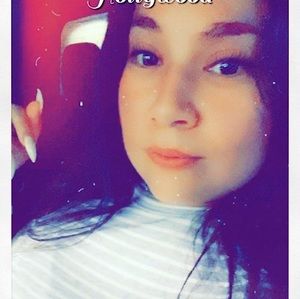 Meet your Posher, Elaine